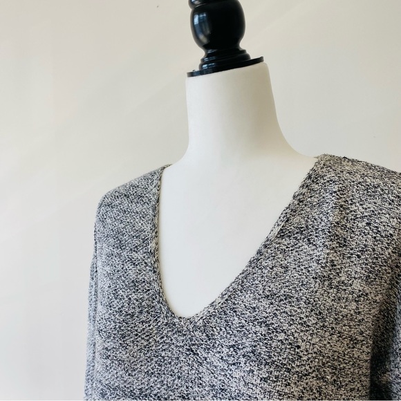 V-Neck Melange Pullover - Picture 8 of 9